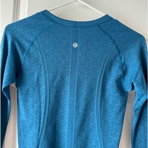 Blue long sleeve lulu shirt